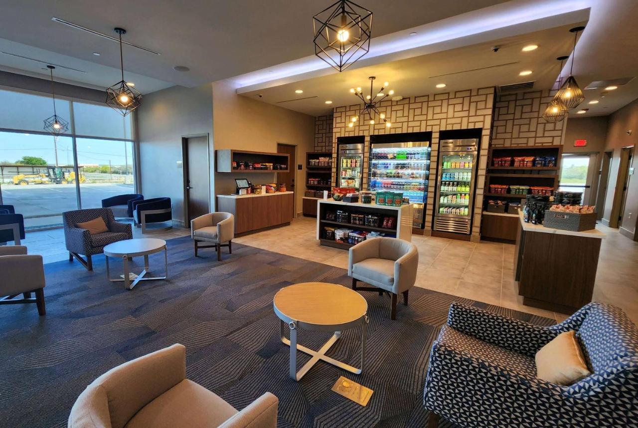 Hawthorn Suites By Wyndham Del Rio Bagian luar foto