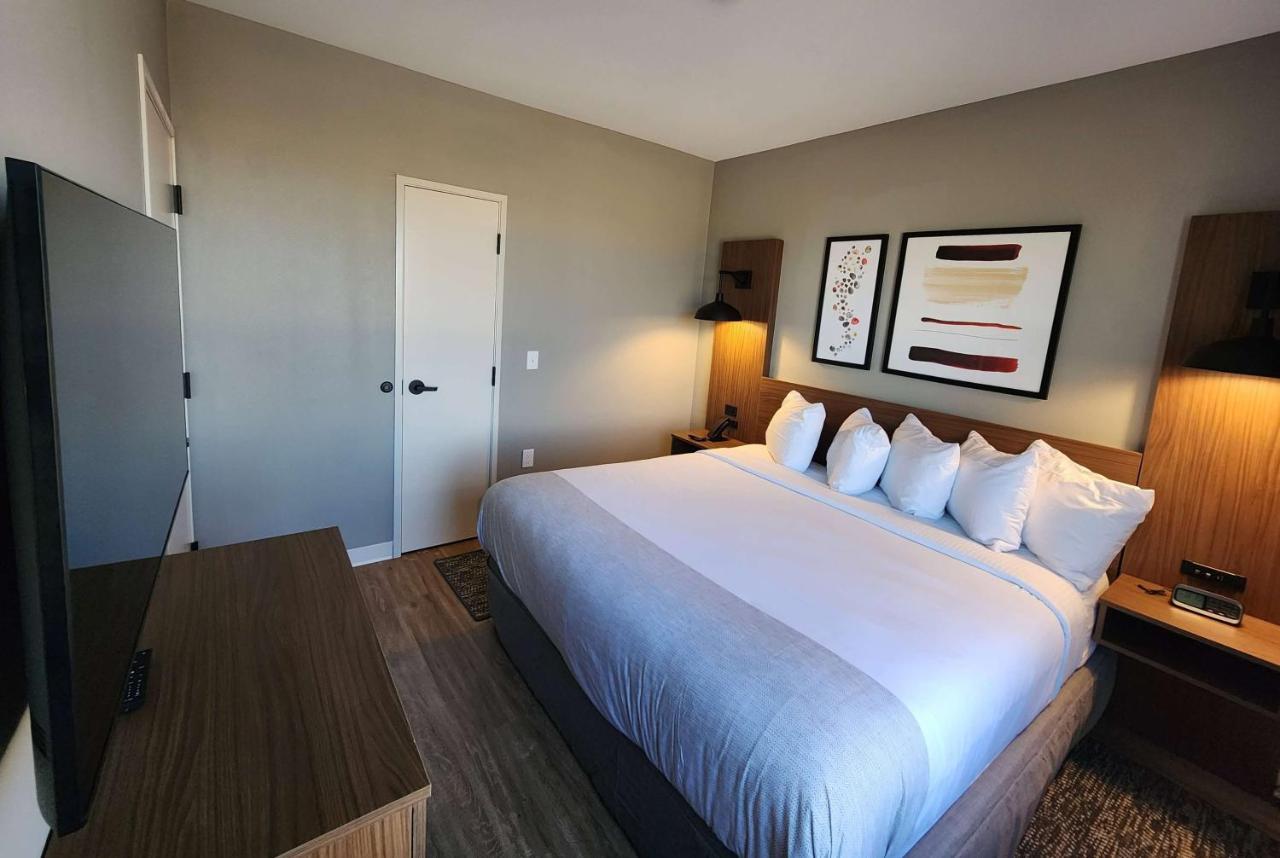 Hawthorn Suites By Wyndham Del Rio Bagian luar foto