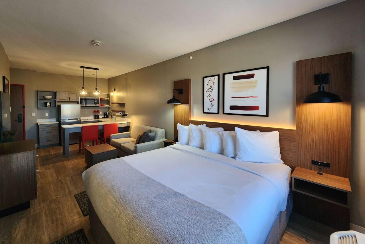 Hawthorn Suites By Wyndham Del Rio Bagian luar foto